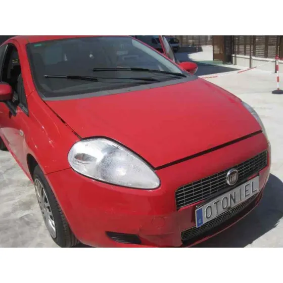 FIAT GRANDE PUNTO (199) '2009 1.2 8V ACTIVE (01.2007->) ROJO