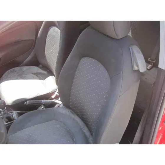 FIAT GRANDE PUNTO (199) '2009 1.2 8V ACTIVE (01.2007->) ROJO