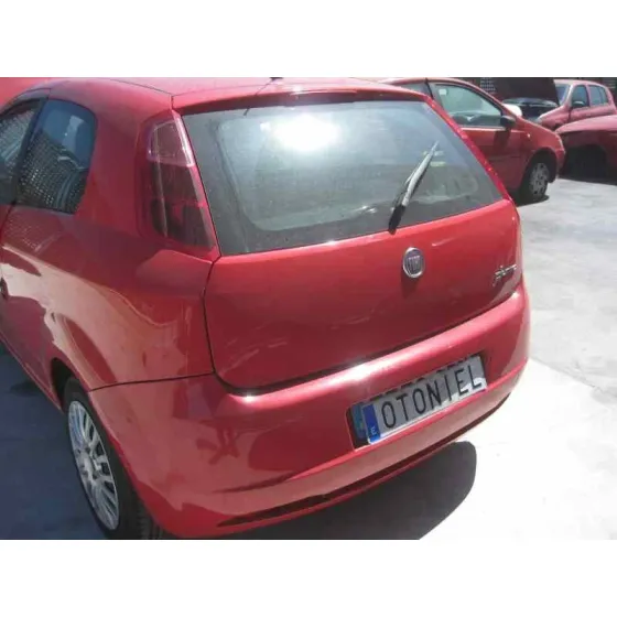 FIAT GRANDE PUNTO (199) '2009 1.2 8V ACTIVE (01.2007->) ROJO