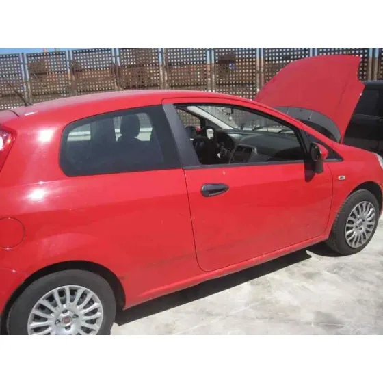 FIAT GRANDE PUNTO (199) '2009 1.2 8V ACTIVE (01.2007->) ROJO