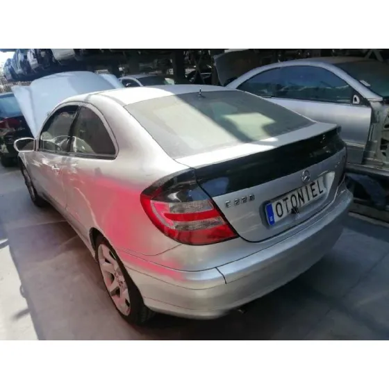 MERCEDES CLASE C (W203) SPORTCOUPE '2005 C 220 CDI (LA) (203.708) GRIS