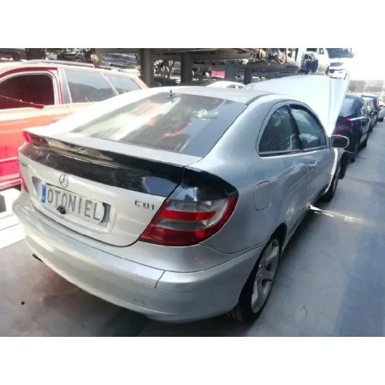 MERCEDES CLASE C (W203) SPORTCOUPE '2005 C 220 CDI (LA) (203.708) GRIS