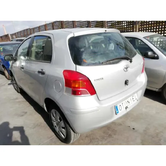 TOYOTA YARIS '2010 1.0 CAT GRIS PLATA