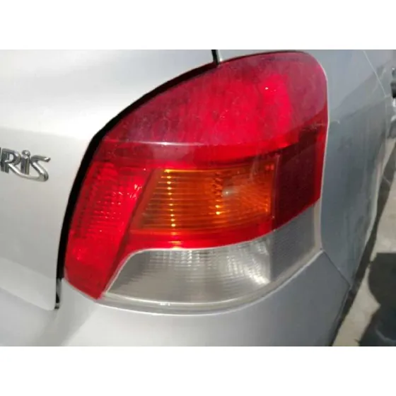 TOYOTA YARIS '2010 1.0 CAT GRIS PLATA