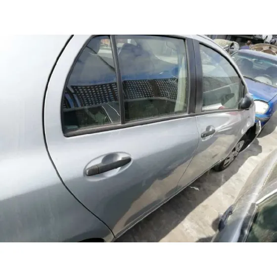 TOYOTA YARIS '2010 1.0 CAT GRIS PLATA