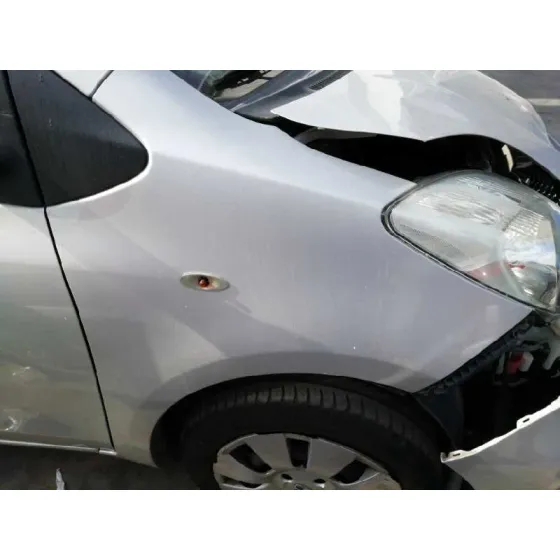 TOYOTA YARIS '2010 1.0 CAT GRIS PLATA