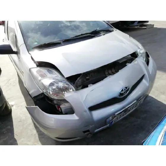 TOYOTA YARIS '2010 1.0 CAT GRIS PLATA