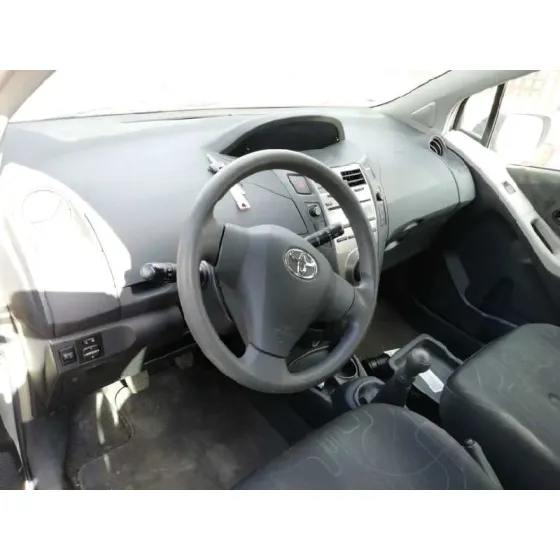 TOYOTA YARIS '2010 1.0 CAT GRIS PLATA