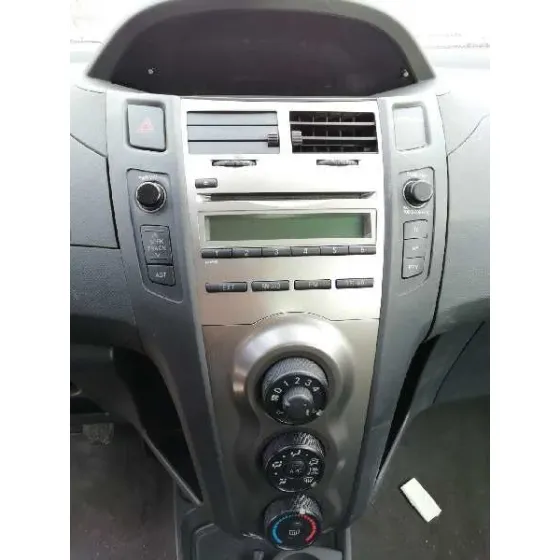 TOYOTA YARIS '2010 1.0 CAT GRIS PLATA