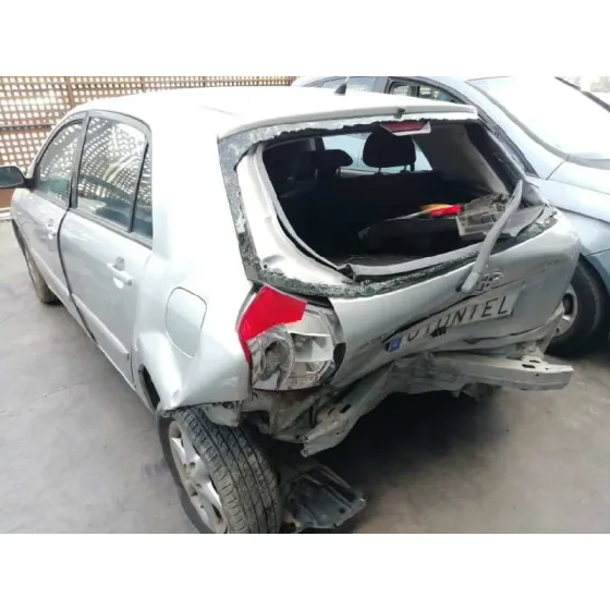 TOYOTA COROLLA (E12) '2003 2.0 TURBODIESEL CAT GRIS
