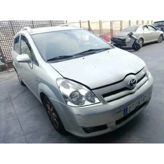 TOYOTA COROLLA VERSO (R1) '2004 2.0 D-4D SOL GRIS