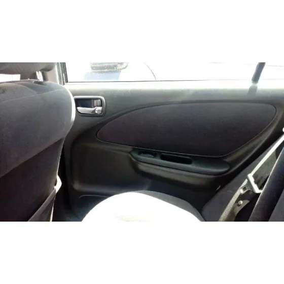 TOYOTA AVENSIS BERLINA (T 22) '2001 1.8 SOL (4-PTAS.) PLATA