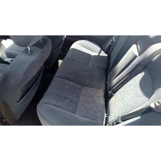 TOYOTA AVENSIS BERLINA (T 22) '2001 1.8 SOL (4-PTAS.) PLATA