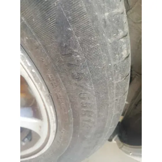 TOYOTA YARIS (NCP1/NLP1/SCP1) '2004 1.3 SOL AUTOMATICO GRIS