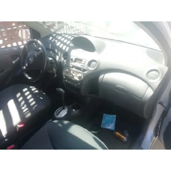 TOYOTA YARIS (NCP1/NLP1/SCP1) '2004 1.3 SOL AUTOMATICO GRIS
