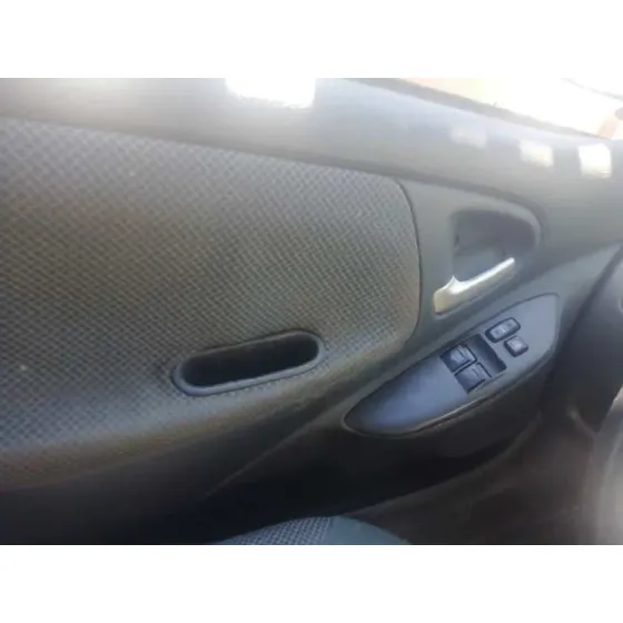 TOYOTA YARIS (NCP1/NLP1/SCP1) '2004 1.3 SOL AUTOMATICO GRIS
