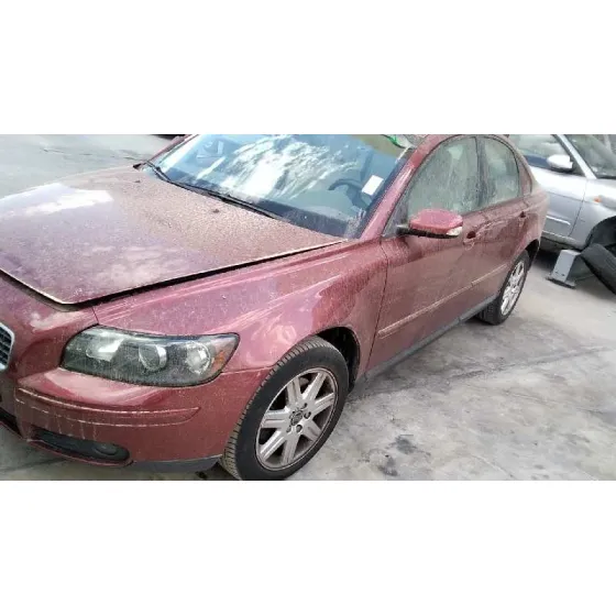 VOLVO S40 BERLINA '2004 2.0 D KINETIC ROJO