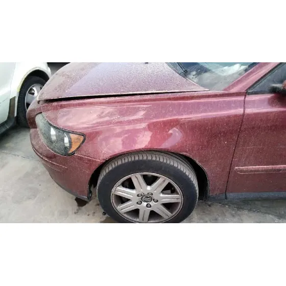 VOLVO S40 BERLINA '2004 2.0 D KINETIC ROJO