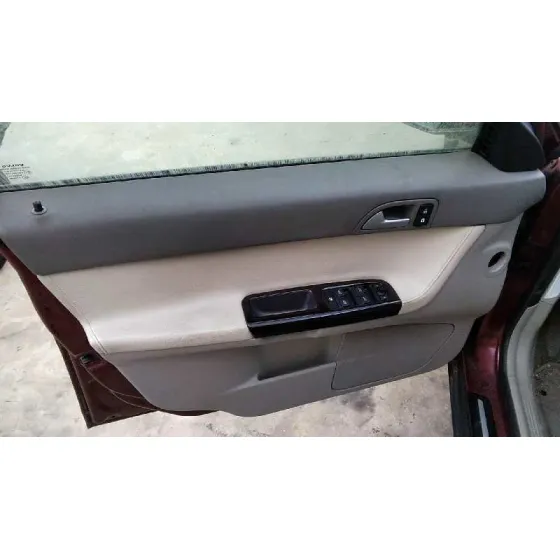 VOLVO S40 BERLINA '2004 2.0 D KINETIC ROJO