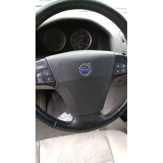 VOLVO S40 BERLINA '2004 2.0 D KINETIC ROJO