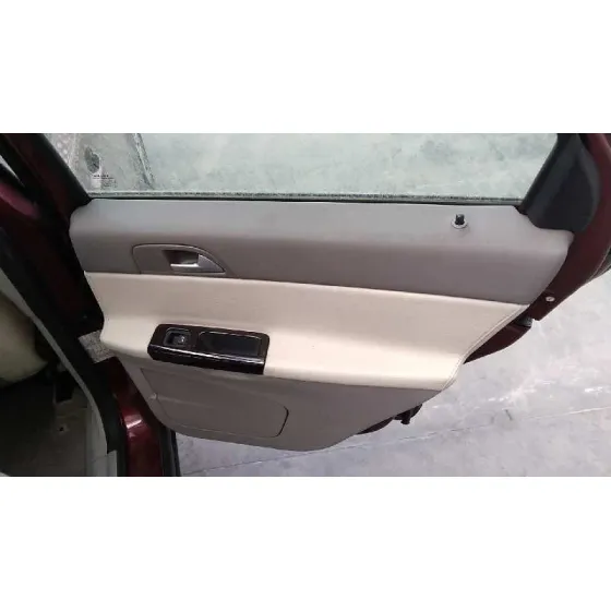 VOLVO S40 BERLINA '2004 2.0 D KINETIC ROJO