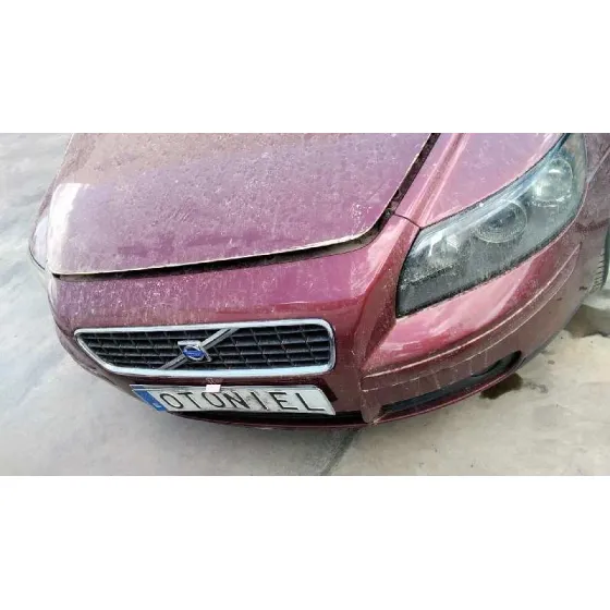 VOLVO S40 BERLINA '2004 2.0 D KINETIC ROJO