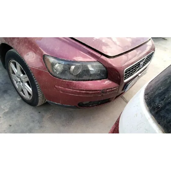 VOLVO S40 BERLINA '2004 2.0 D KINETIC ROJO