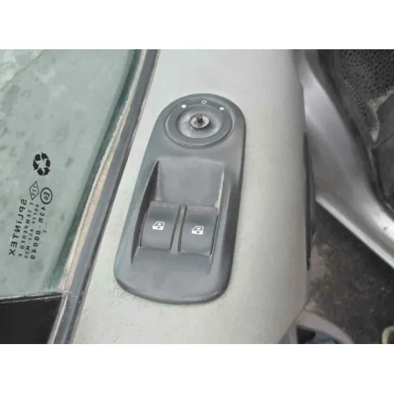 OPEL VIVARO '2002 1.9 CDTI CAT (F9Q-760 / L08) PLATA