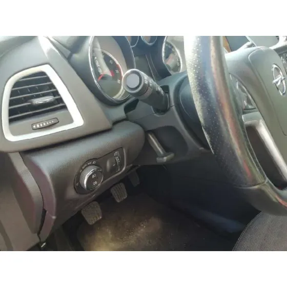 OPEL ASTRA J GTC '2012 SPORTIVE ROJO