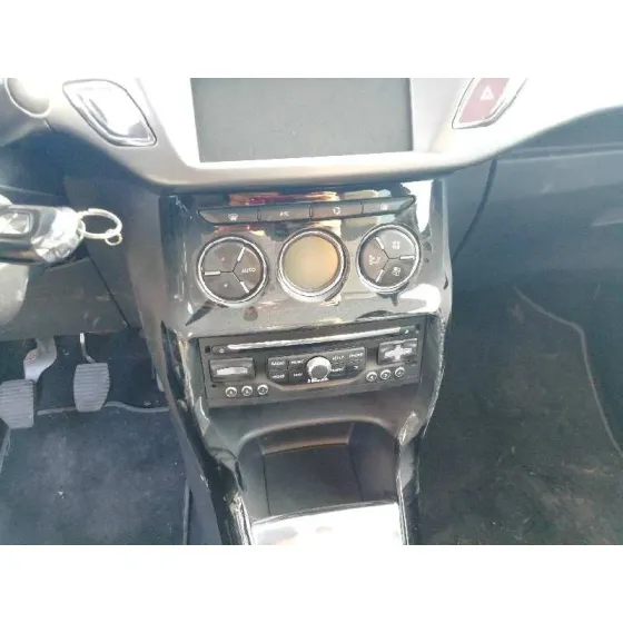 CITROEN DS3 '2015 1.6 HDI FAP BLANCO