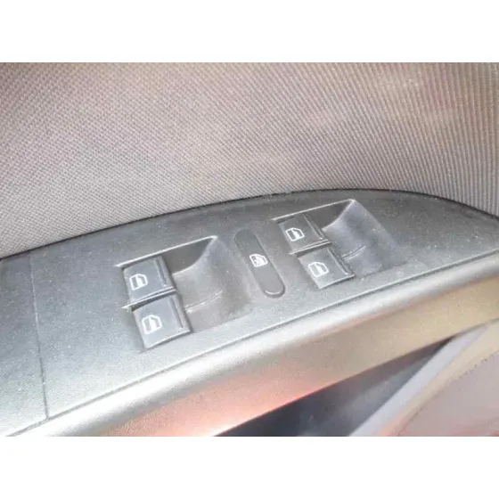 SEAT LEON (1P1) '2007 REFERENCE ROJO