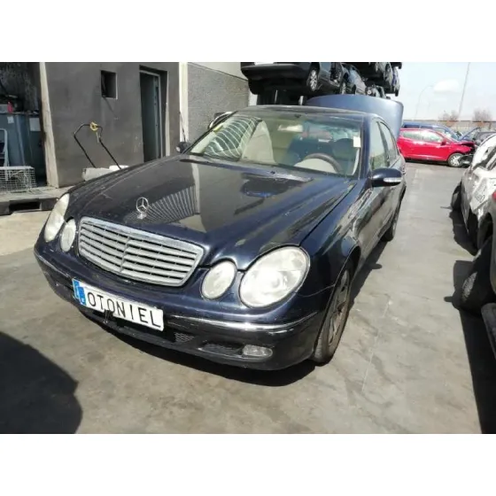 MERCEDES CLASE E (W211) BERLINA '2002 E 220 CDI (211.006) AZUL