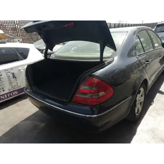 MERCEDES CLASE E (W211) BERLINA '2002 E 220 CDI (211.006) AZUL