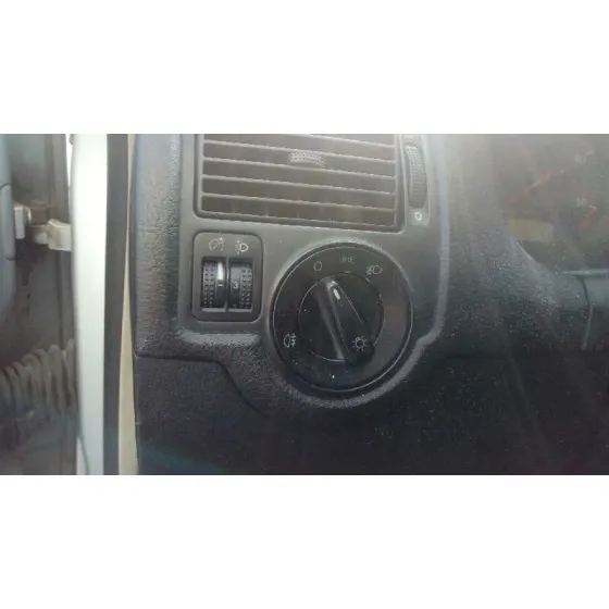 VOLKSWAGEN GOLF IV BERLINA (1J1) '2001 1.9 TDI PLATA