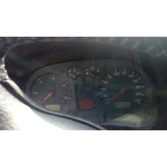 VOLKSWAGEN GOLF IV BERLINA (1J1) '2001 1.9 TDI PLATA