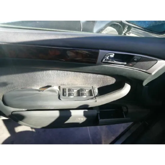 AUDI A6 BERLINA (4B2) '2000 2.5 TDI NEGRO