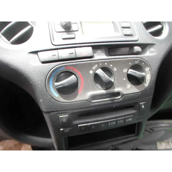TOYOTA YARIS (NCP1/NLP1/SCP1) '2005 1.4 D-4D EXPO GRIS