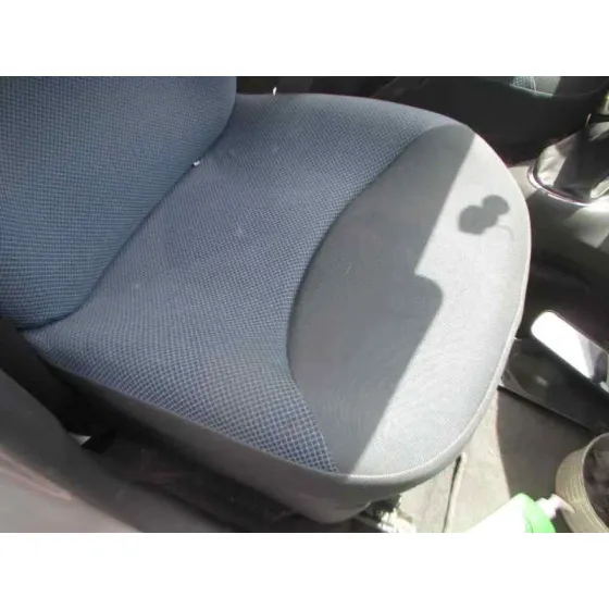 TOYOTA YARIS (NCP1/NLP1/SCP1) '2005 1.4 D-4D EXPO GRIS