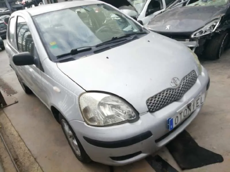 TOYOTA YARIS (NCP1/NLP1/SCP1) TOYOTA YARIS (NCP1/NLP1/SCP1) '2003 * GRIS PLATA 1999