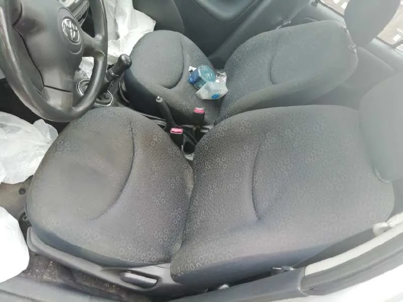 TOYOTA YARIS (NCP1/NLP1/SCP1) TOYOTA YARIS (NCP1/NLP1/SCP1) '2003 * GRIS PLATA 1999