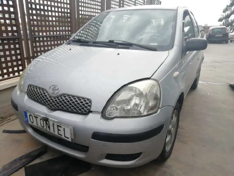 TOYOTA YARIS (NCP1/NLP1/SCP1) '2003 * GRIS PLATA