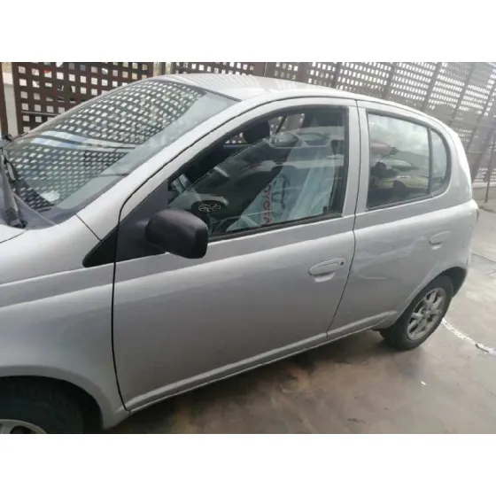 TOYOTA YARIS (NCP1/NLP1/SCP1) '2003 * GRIS PLATA