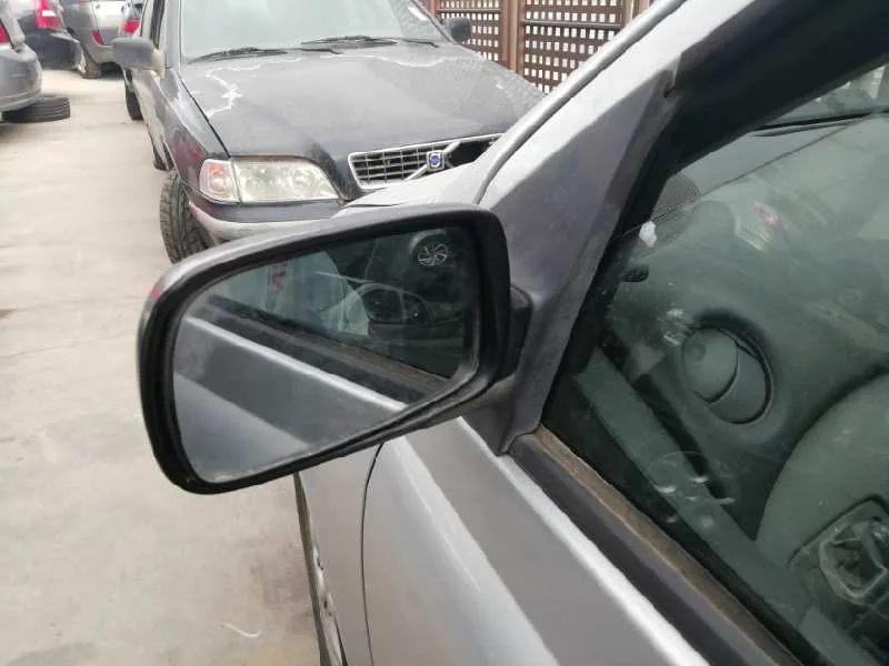 TOYOTA YARIS (NCP1/NLP1/SCP1) '2003 * GRIS PLATA