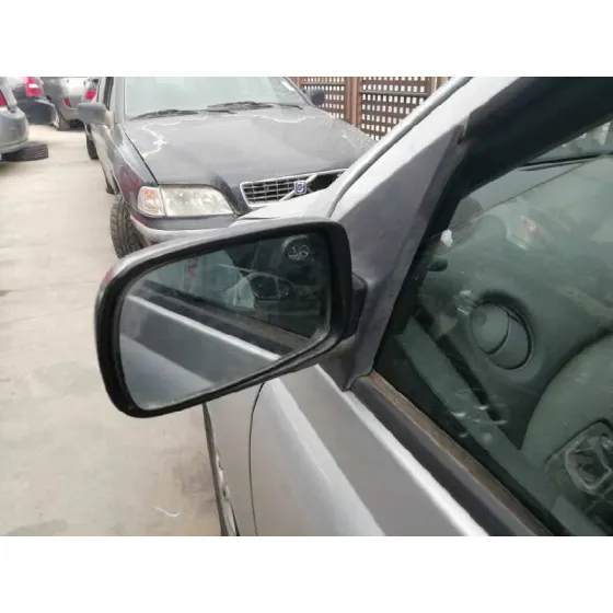 TOYOTA YARIS (NCP1/NLP1/SCP1) '2003 * GRIS PLATA