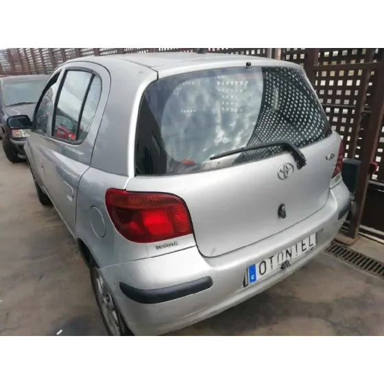 TOYOTA YARIS (NCP1/NLP1/SCP1) '2003 * GRIS PLATA