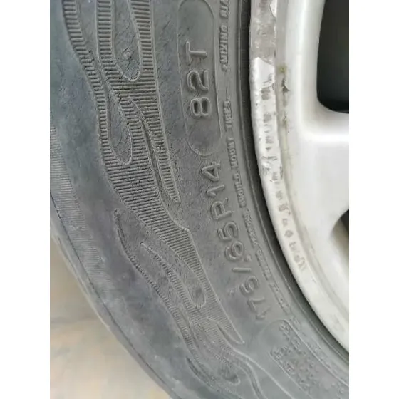 TOYOTA YARIS (NCP1/NLP1/SCP1) '2003 * GRIS PLATA
