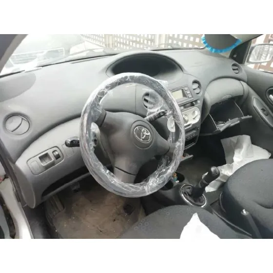 TOYOTA YARIS (NCP1/NLP1/SCP1) '2003 * GRIS PLATA