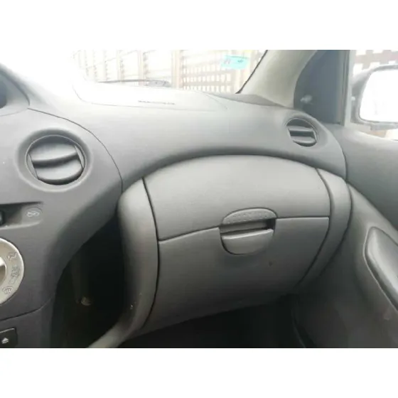TOYOTA YARIS (NCP1/NLP1/SCP1) '2003 * GRIS PLATA