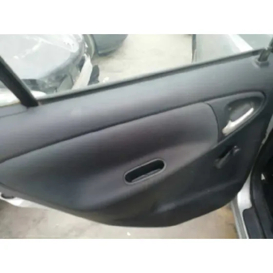 TOYOTA YARIS (NCP1/NLP1/SCP1) '2003 * GRIS PLATA