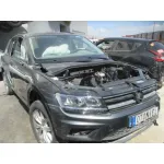 VOLKSWAGEN TIGUAN VOLKSWAGEN TIGUAN '2017 ADVANCE BMT GRIS METALIZADO 2016